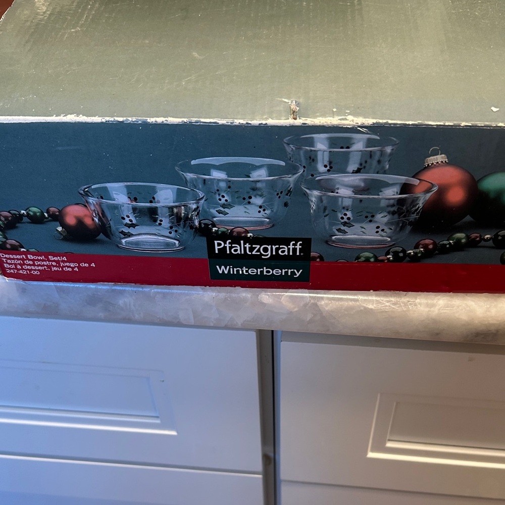 Pfaltzgraff Winterberry Glass Bowls Set